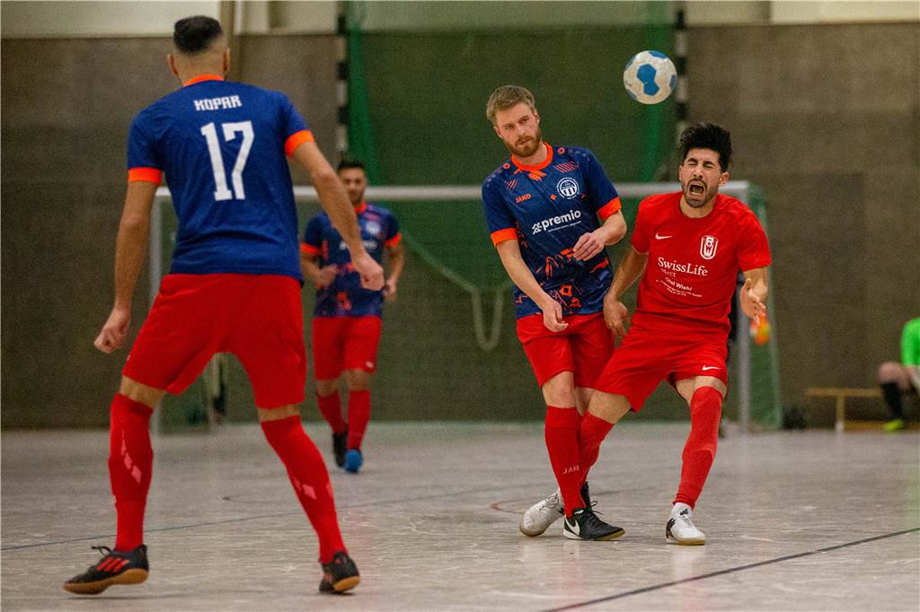 Viele Fotos vom BSV-Wintercup: VfL Kamens Triumph, Zweikämpfe und TIU Rünthes „Rasselbande“ Die besten Fotos vom A-Turnier des BSV-Wintercups