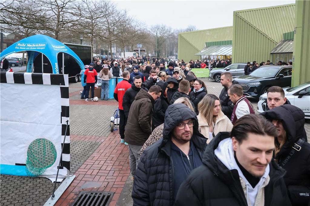 Die besten Fotos vom ersten Endrundentag der Dortmunder Hallenstadtmeisterschaft.