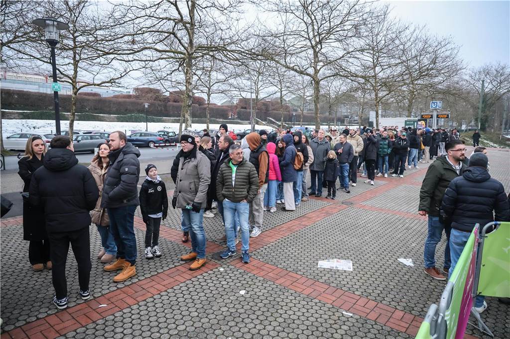 Die besten Fotos vom ersten Endrundentag der Dortmunder Hallenstadtmeisterschaft.