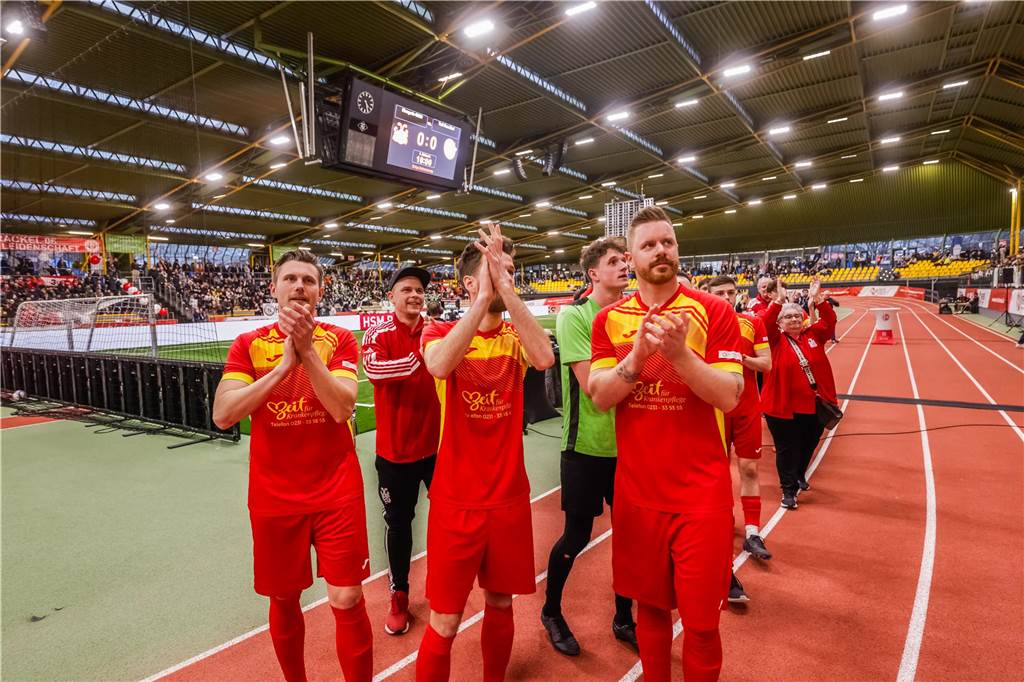Die besten Fotos vom ersten Endrundentag der Dortmunder Hallenstadtmeisterschaft.
