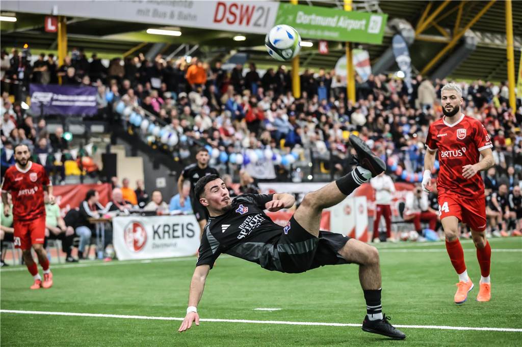 Die besten Fotos vom ersten Endrundentag der Dortmunder Hallenstadtmeisterschaft.