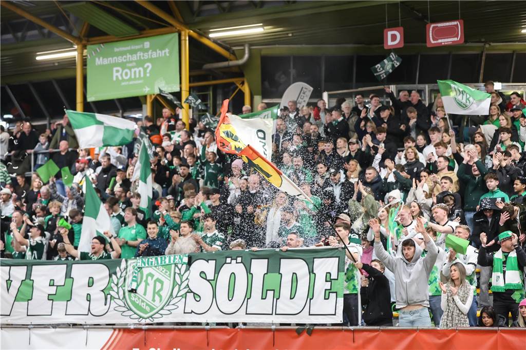 Die besten Fotos vom ersten Endrundentag der Dortmunder Hallenstadtmeisterschaft.