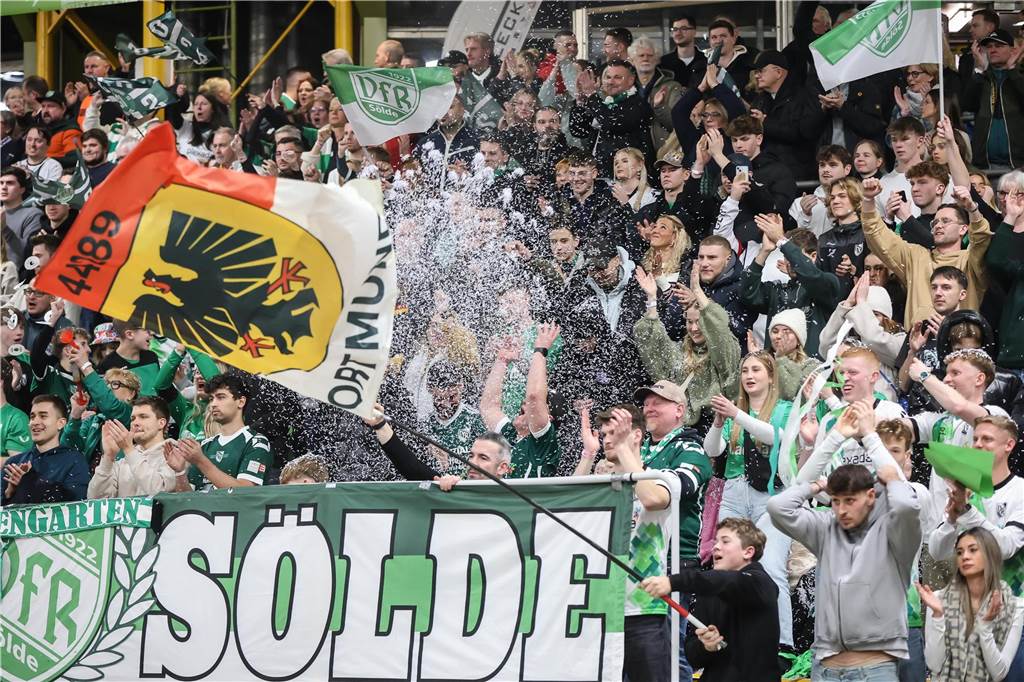 Die besten Fotos vom ersten Endrundentag der Dortmunder Hallenstadtmeisterschaft.