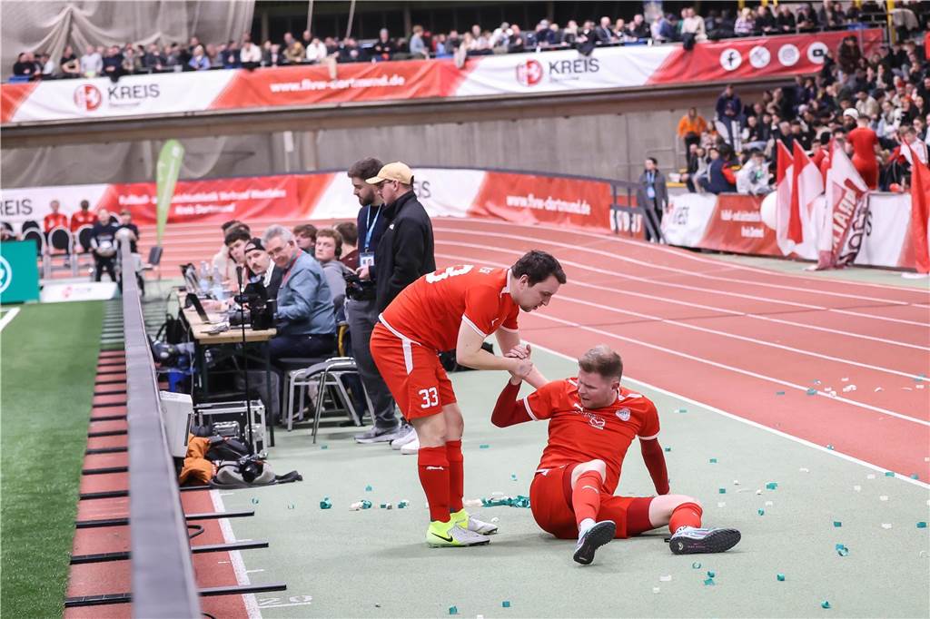 Die besten Fotos vom ersten Endrundentag der Dortmunder Hallenstadtmeisterschaft.