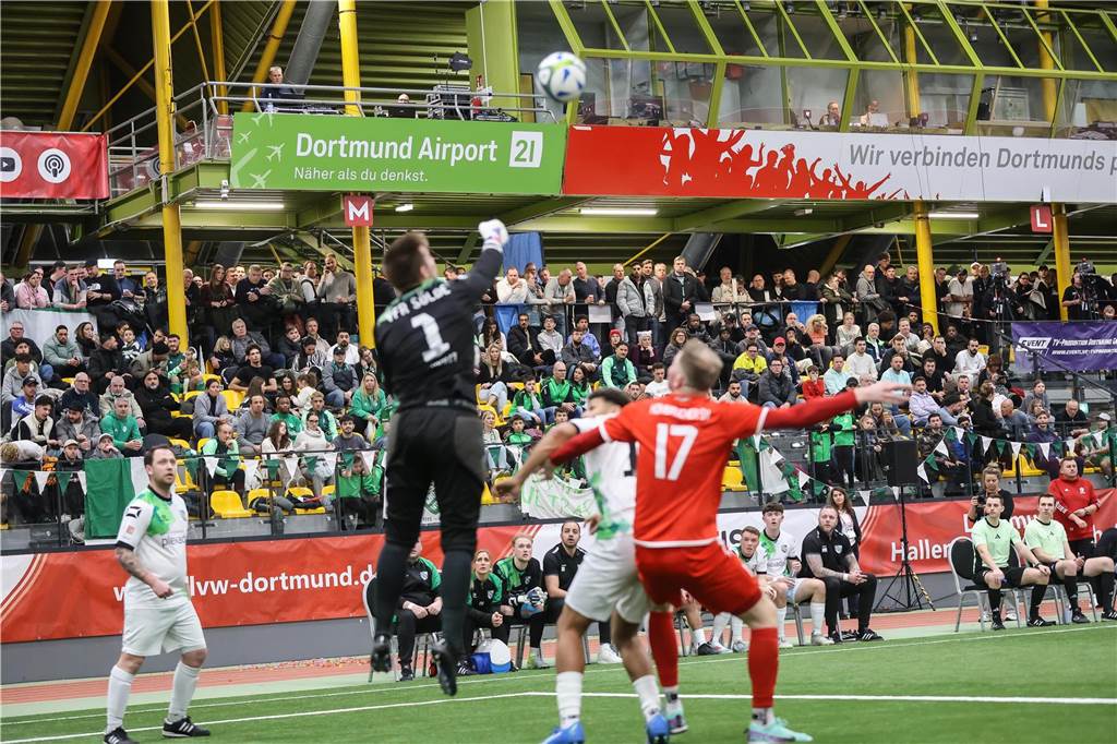 Die besten Fotos vom ersten Endrundentag der Dortmunder Hallenstadtmeisterschaft.