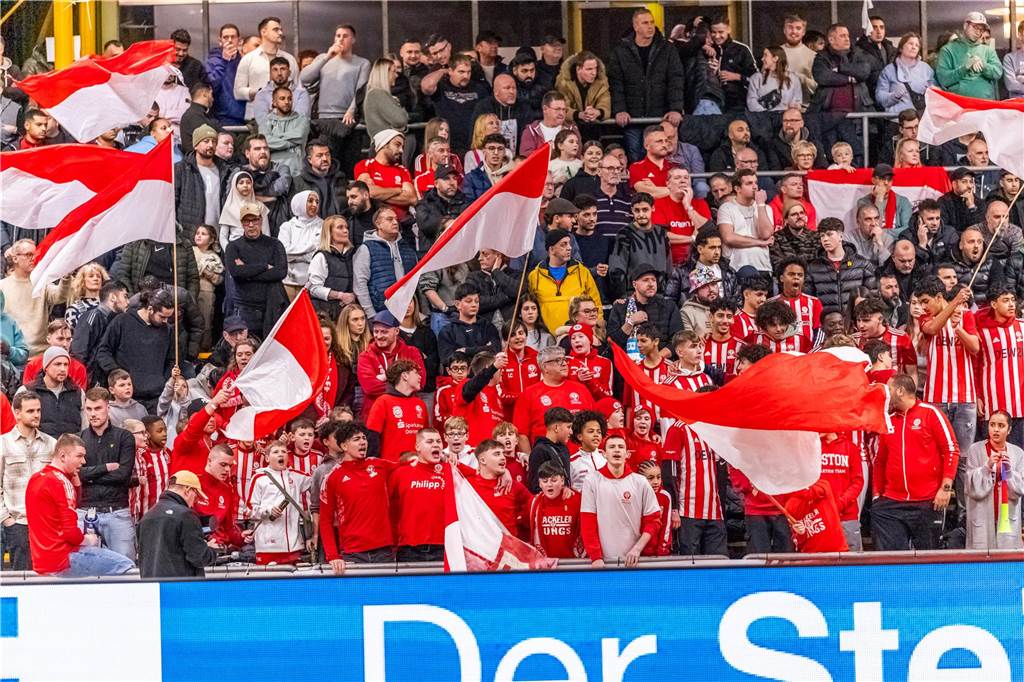 Die besten Fotos vom ersten Endrundentag der Dortmunder Hallenstadtmeisterschaft.
