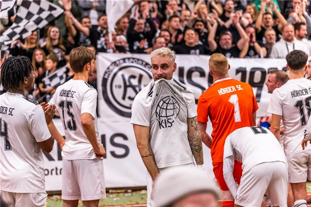Die besten Fotos vom ersten Endrundentag der Dortmunder Hallenstadtmeisterschaft.