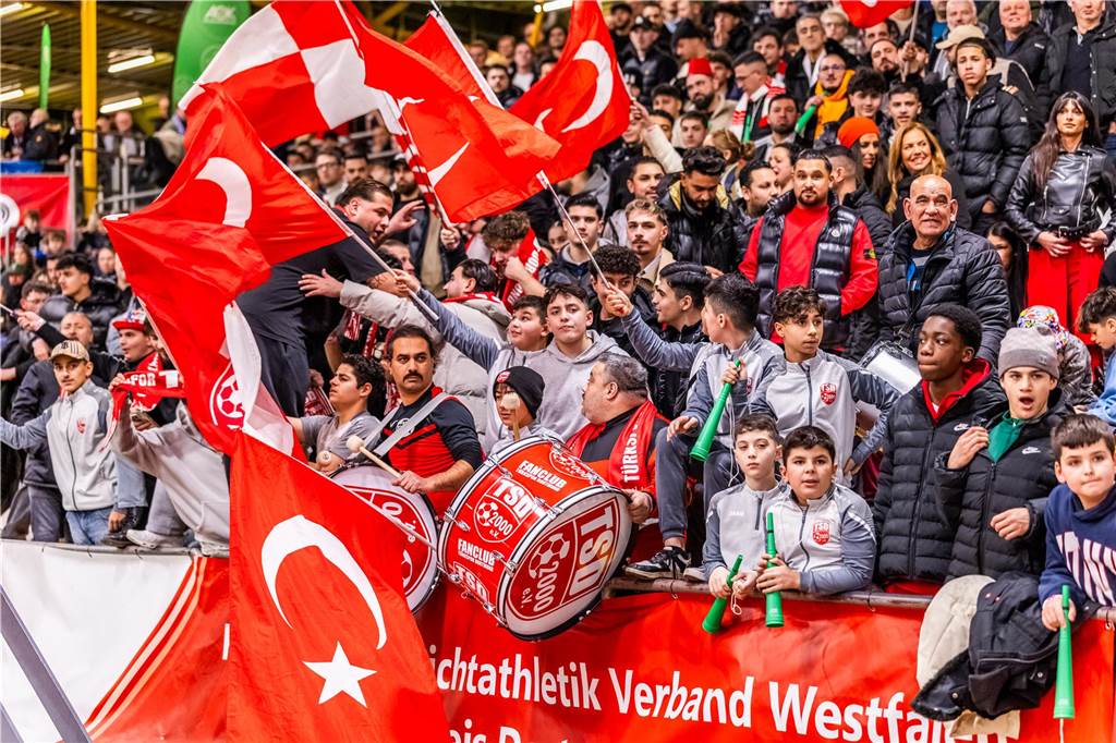Die besten Fotos vom ersten Endrundentag der Dortmunder Hallenstadtmeisterschaft.
