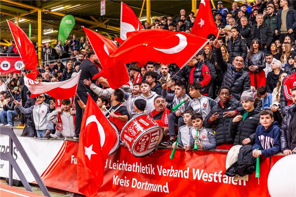 Die besten Fotos vom ersten Endrundentag der Dortmunder Hallenstadtmeisterschaft.