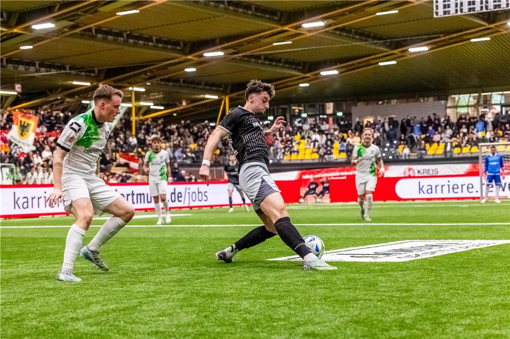 Die besten Fotos vom ersten Endrundentag der Dortmunder Hallenstadtmeisterschaft.