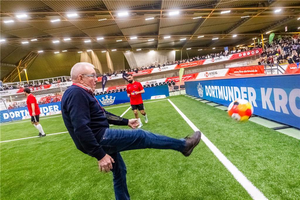 Die besten Fotos vom ersten Endrundentag der Dortmunder Hallenstadtmeisterschaft.