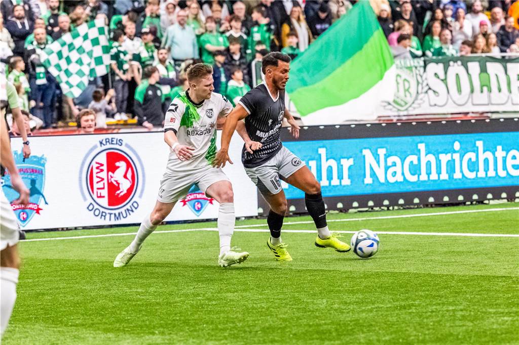 Die besten Fotos vom ersten Endrundentag der Dortmunder Hallenstadtmeisterschaft.