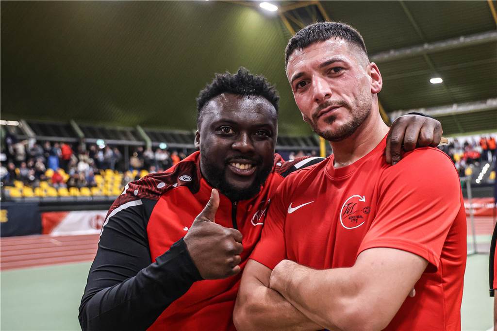 Die besten Fotos vom ersten Endrundentag der Dortmunder Hallenstadtmeisterschaft.