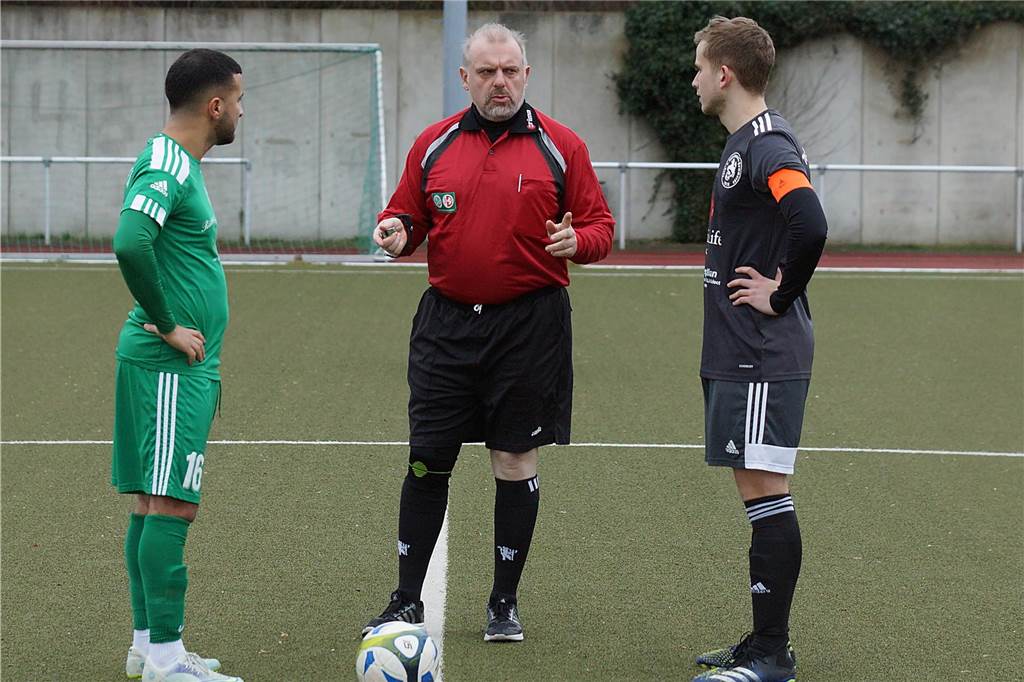 Die besten Fotos vom Fußball-Wochenende.