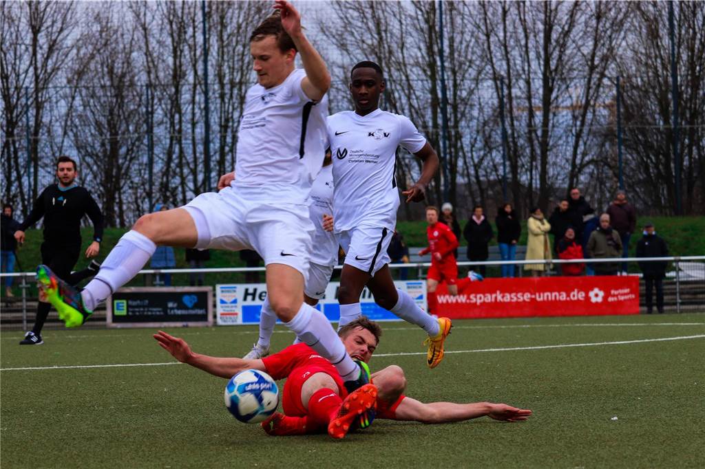 Die besten Fotos vom Fußball-Wochenende.