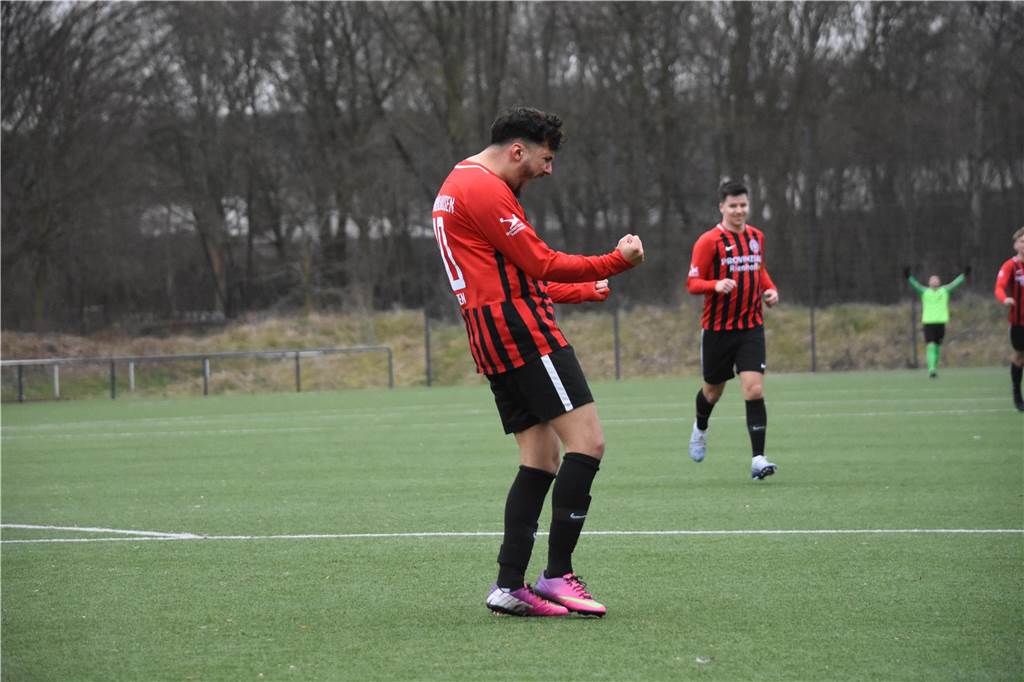 Die besten Fotos vom Fußball-Wochenende.
