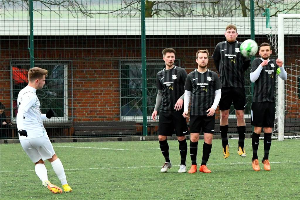 Die besten Fotos vom Fußball-Wochenende.