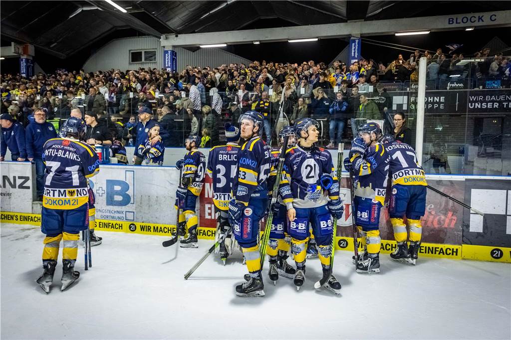 Die besten Fotos vom Showdown der Eisadler Dortmund gegen die Ratinger Ice Aliens.