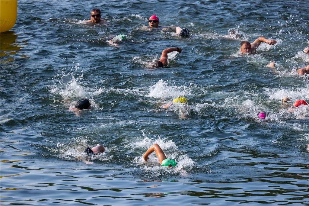 Die besten Fotos vom Triathlon in Dortmund 2024. 