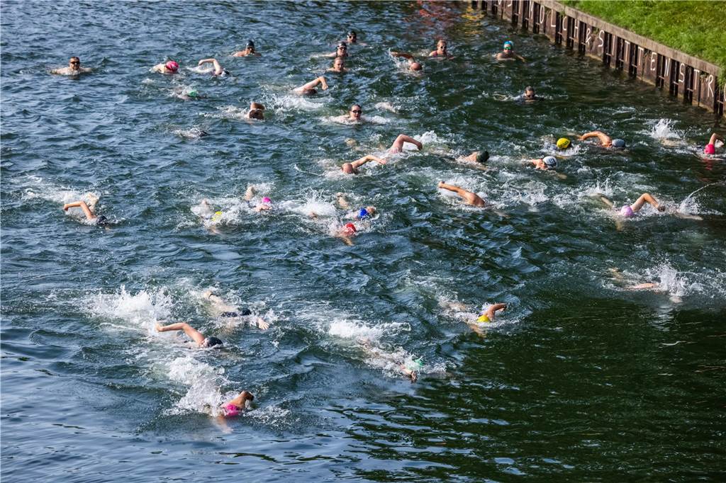Die besten Fotos vom Triathlon in Dortmund 2024. 