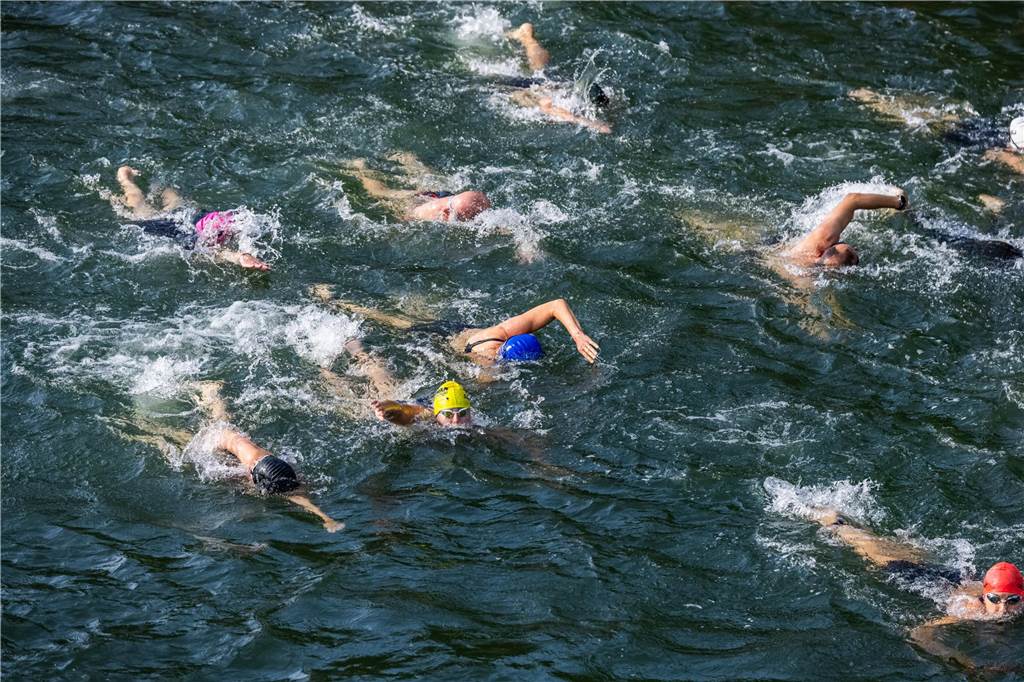 Die besten Fotos vom Triathlon in Dortmund 2024. 