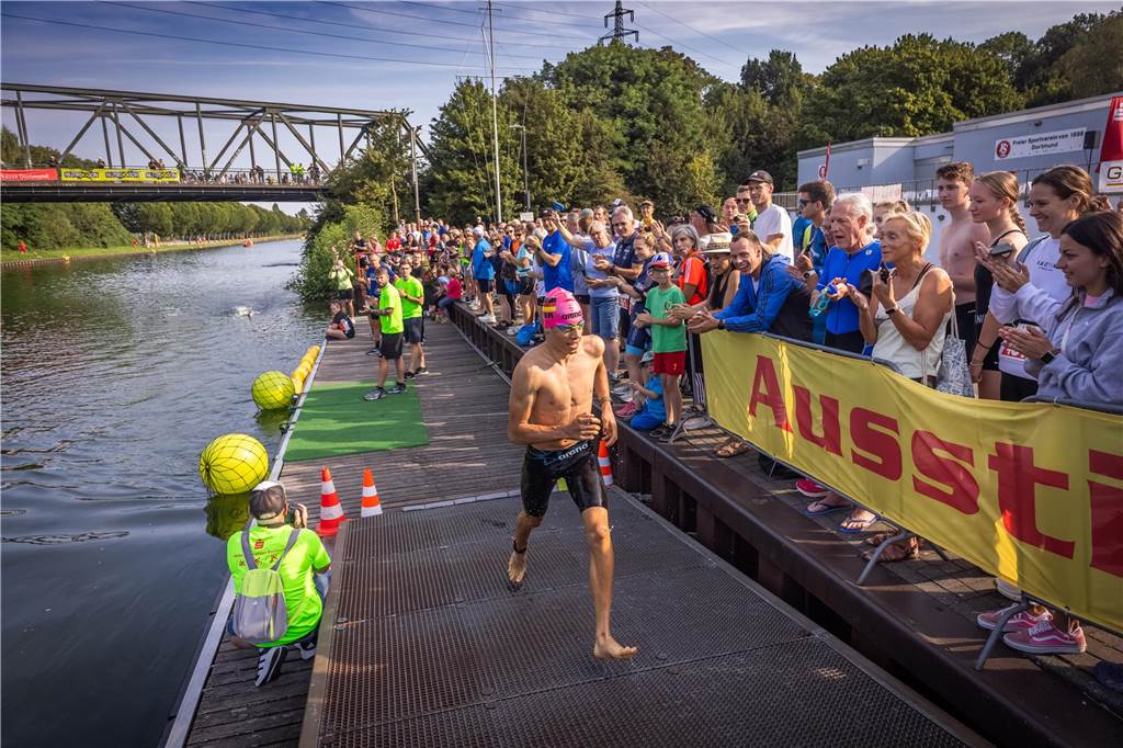 Die besten Fotos vom Triathlon in Dortmund 2024. 