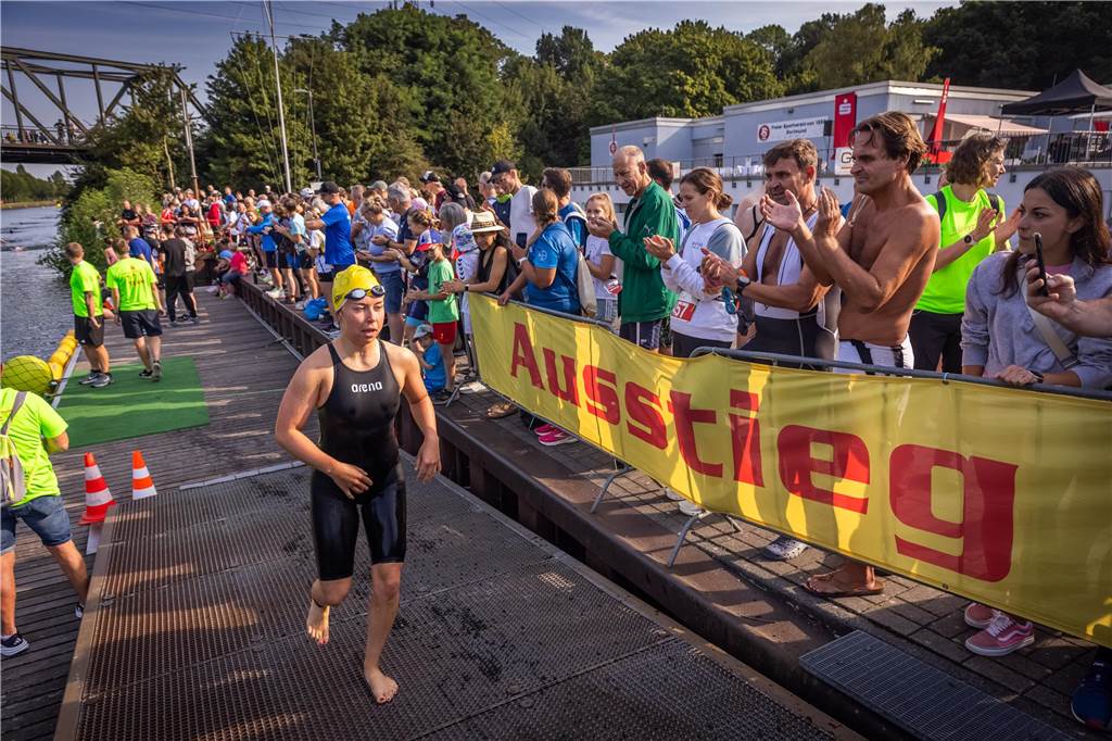 Die besten Fotos vom Triathlon in Dortmund 2024. 