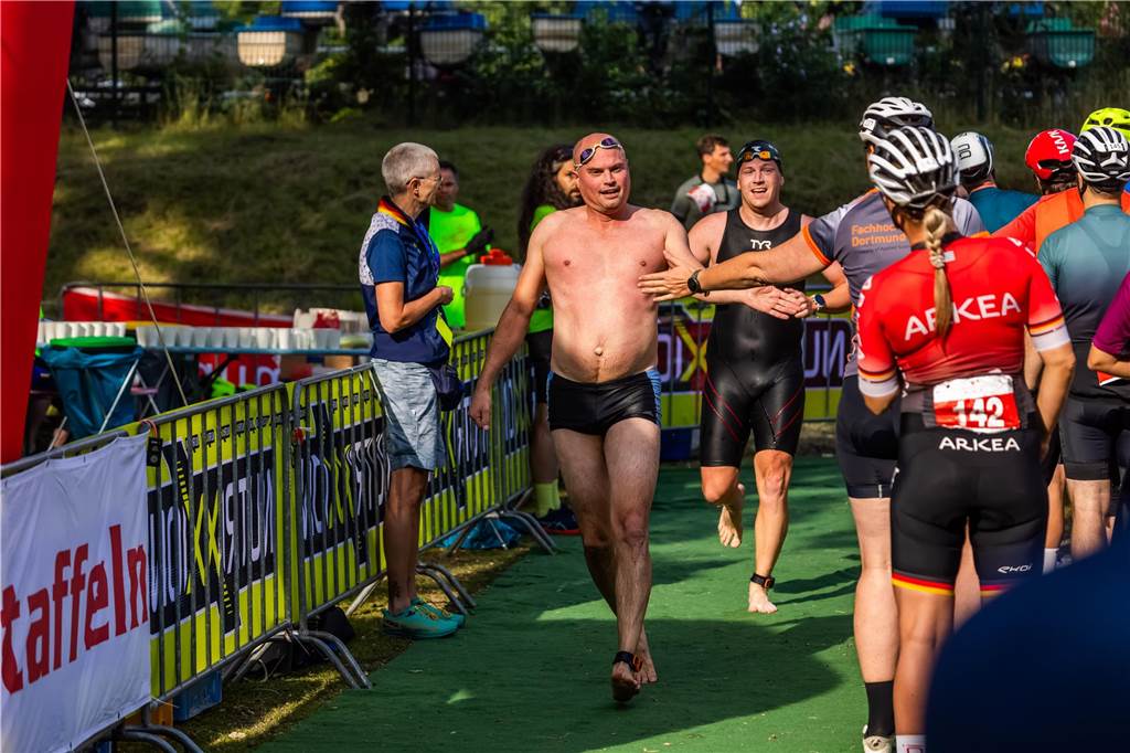 Die besten Fotos vom Triathlon in Dortmund 2024. 