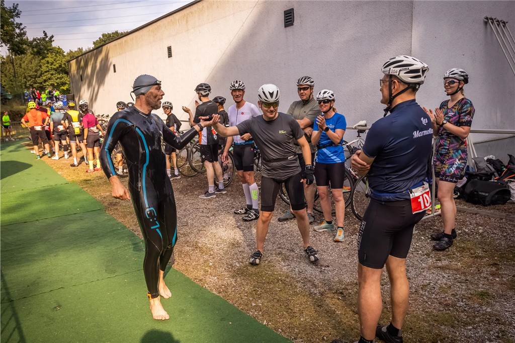 Die besten Fotos vom Triathlon in Dortmund 2024. 