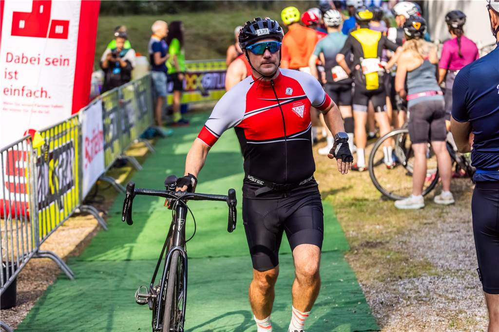 Die besten Fotos vom Triathlon in Dortmund 2024. 