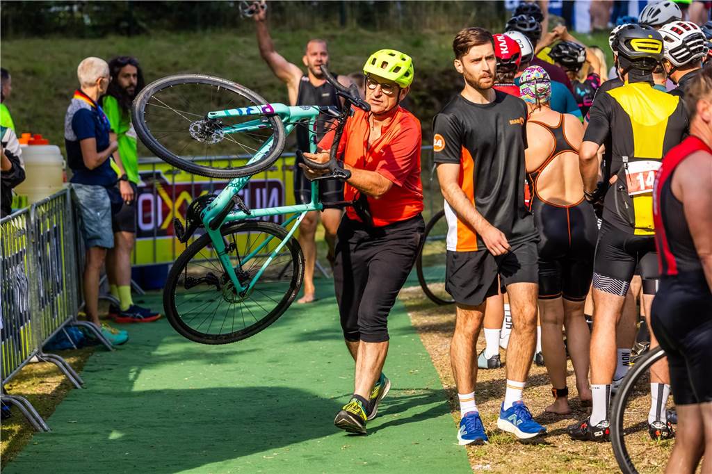 Die besten Fotos vom Triathlon in Dortmund 2024. 