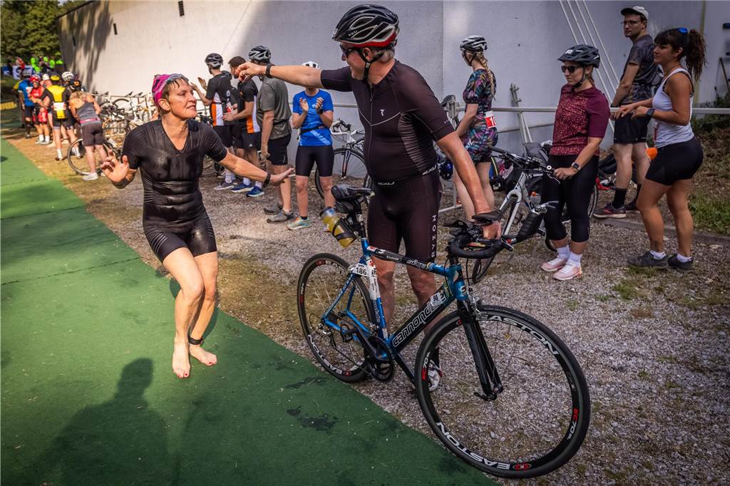 Die besten Fotos vom Triathlon in Dortmund 2024. 