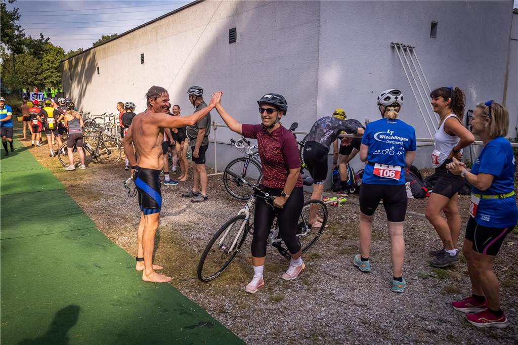 Die besten Fotos vom Triathlon in Dortmund 2024. 