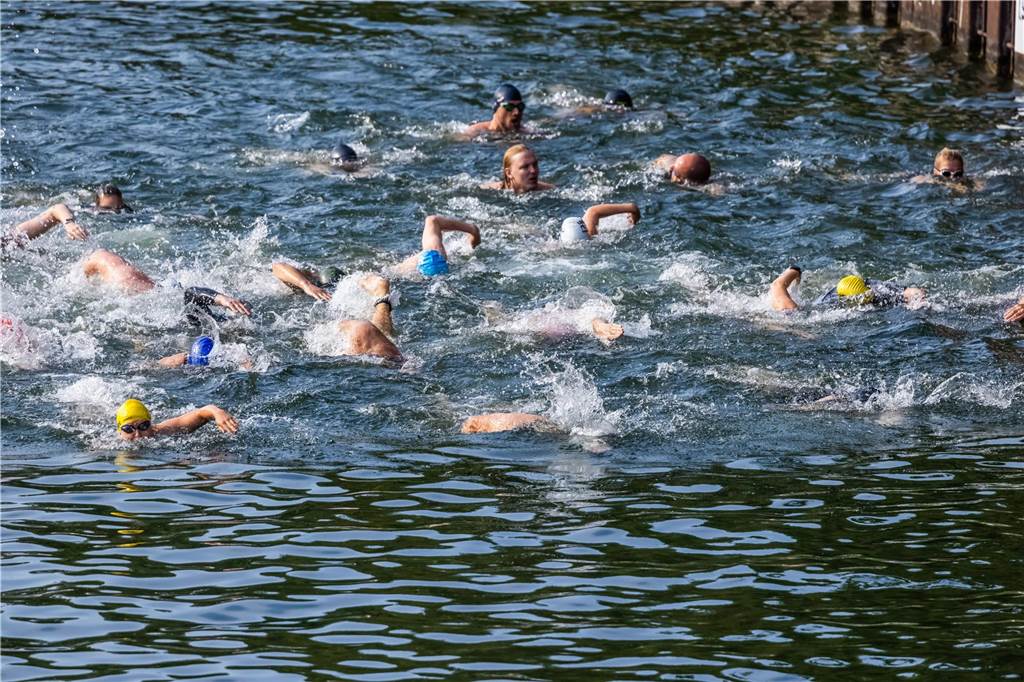 Die besten Fotos vom Triathlon in Dortmund 2024. 