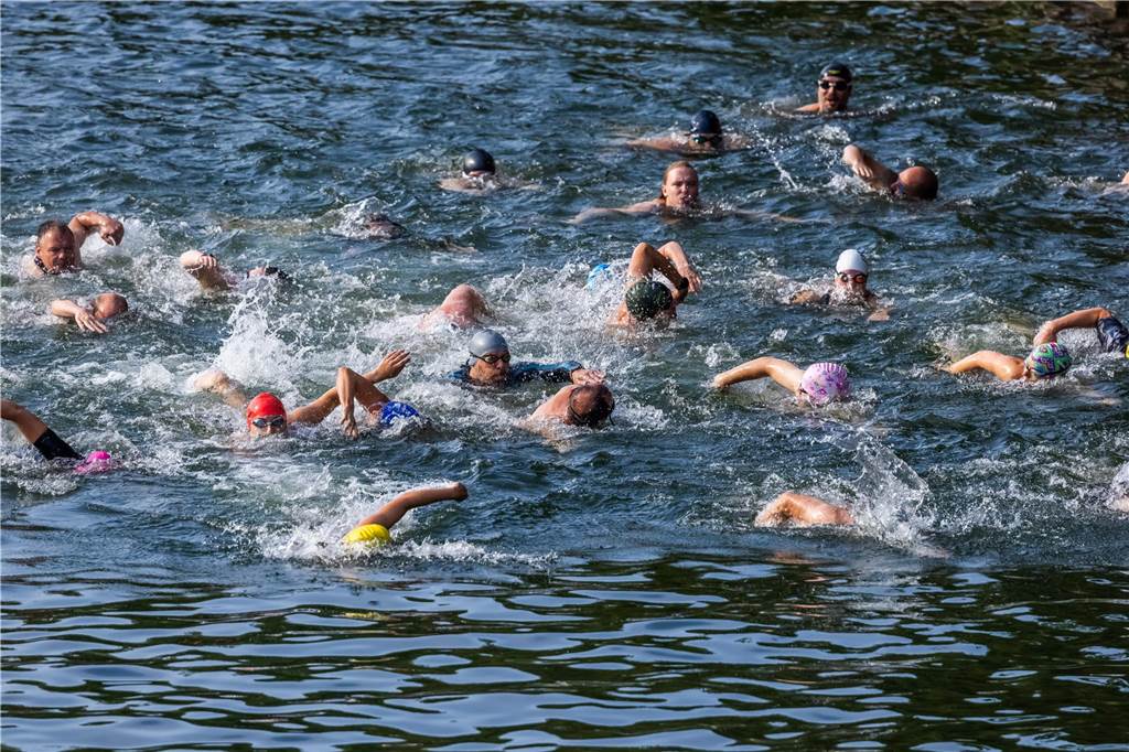 Die besten Fotos vom Triathlon in Dortmund 2024. 