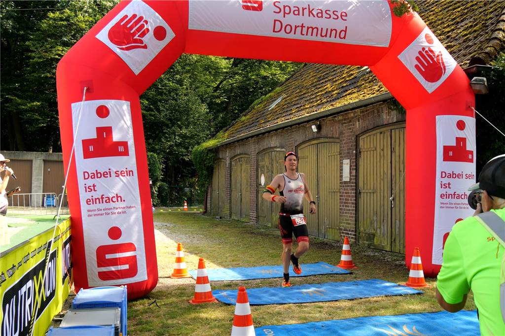 Die besten Fotos vom Triathlon in Dortmund 2024. 