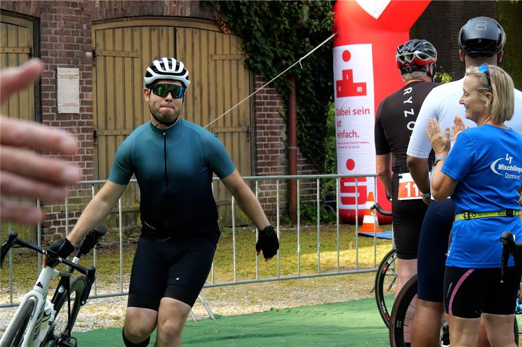 Die besten Fotos vom Triathlon in Dortmund 2024. 