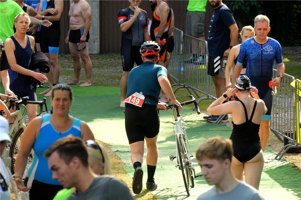 Die besten Fotos vom Triathlon in Dortmund 2024. 