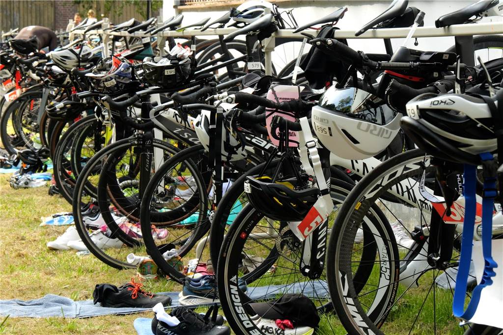 Die besten Fotos vom Triathlon in Dortmund 2024. 