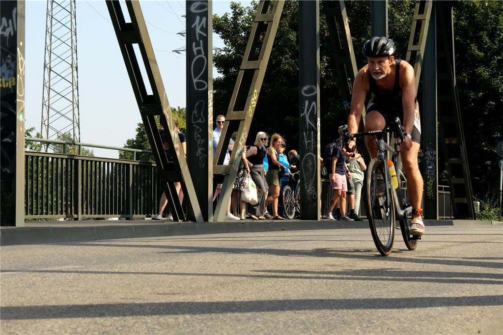 Die besten Fotos vom Triathlon in Dortmund 2024. 