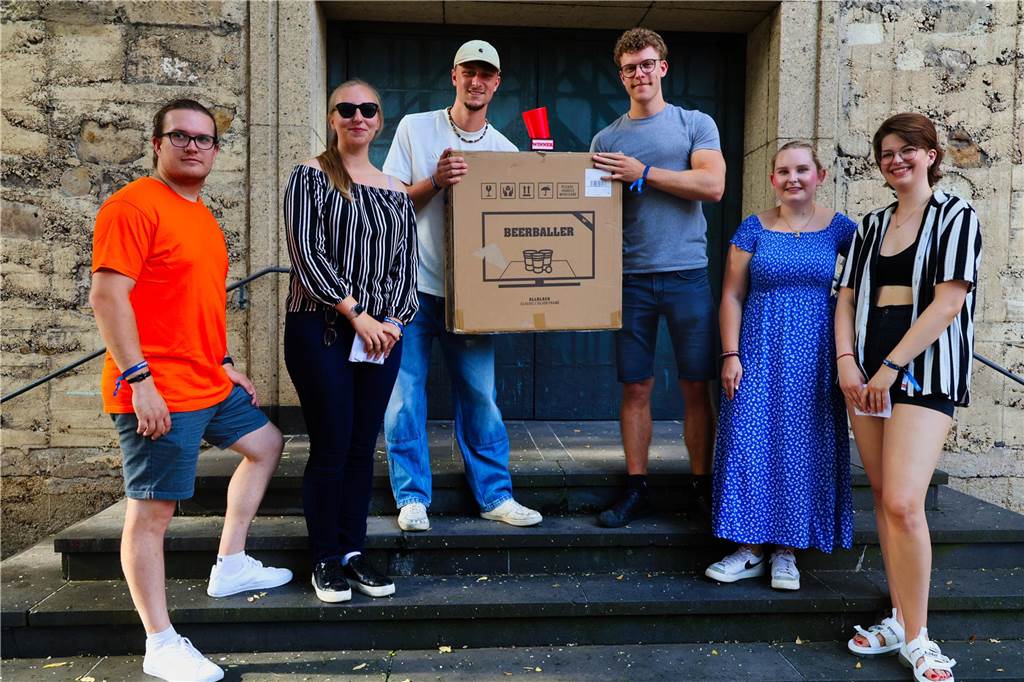 Veranstalter schwärmt von Bierbörse: „Fast wie vor Corona“ Die Bestplatzierten des Beerpong-Turniers auf der Dorstener Bierbörse