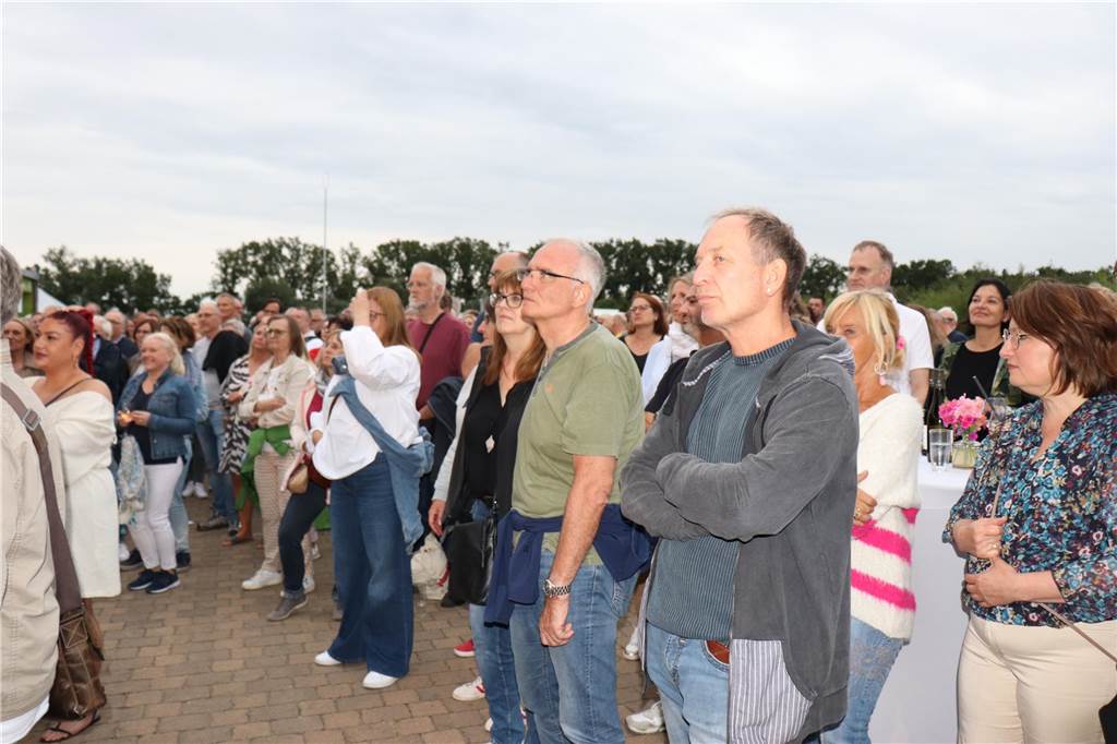 Begeisterte Besucher beim Summer Special mit Wolf Codera.