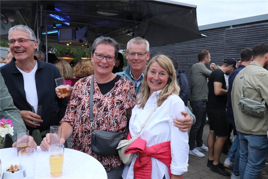 Begeisterte Besucher beim Summer Special mit Wolf Codera.