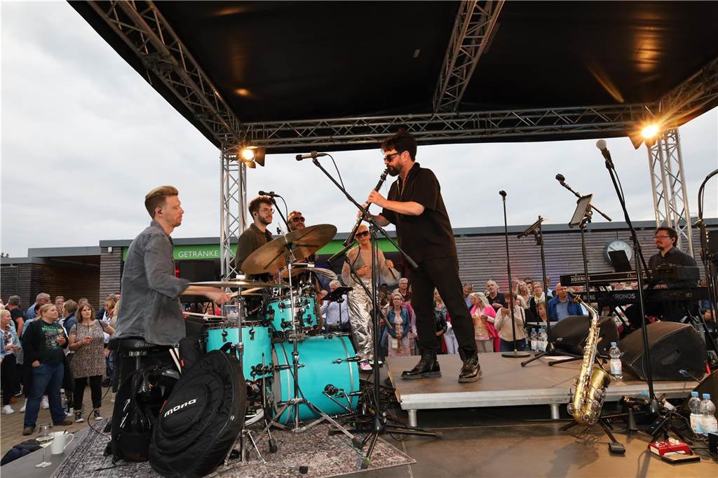 Begeisterte Besucher beim Summer Special mit Wolf Codera.