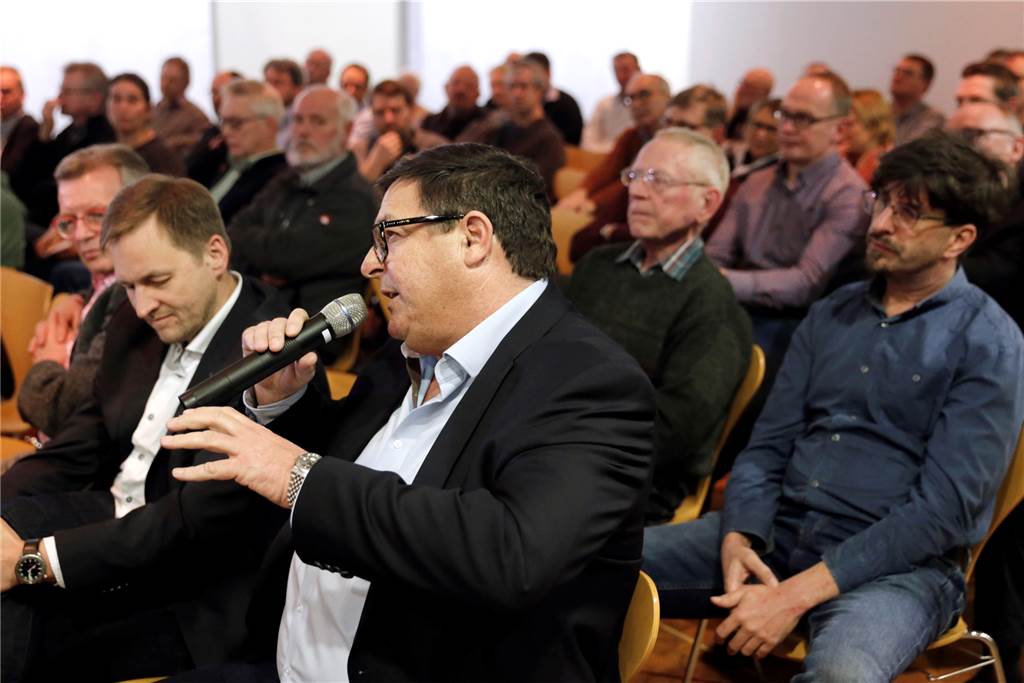 Die Besucher diskutierten engagiert mit den Experten.