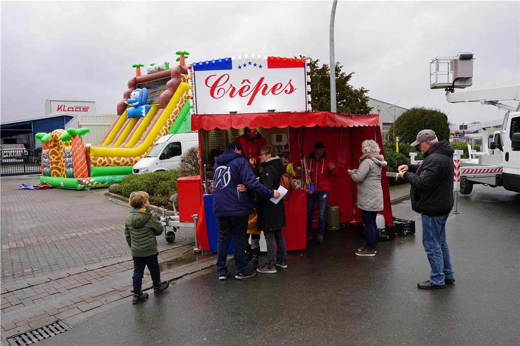 Die Besucher konnten sich mit leckeren Crêpes ausstatten.