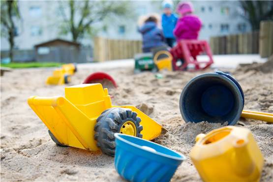 Kreis und Bürgermeister einig - Eltern sollen Kitagebühren voll zahlen