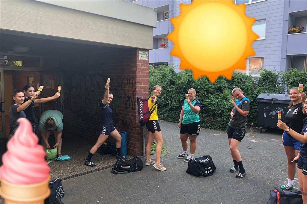 Fußball-Profi Kruska hat Spaß an Nachbarschaftshilfe Die Bezirksliga-Handballerinnen des TuS Ickern aßen vor ihrem Training gemeinsam Eis.
