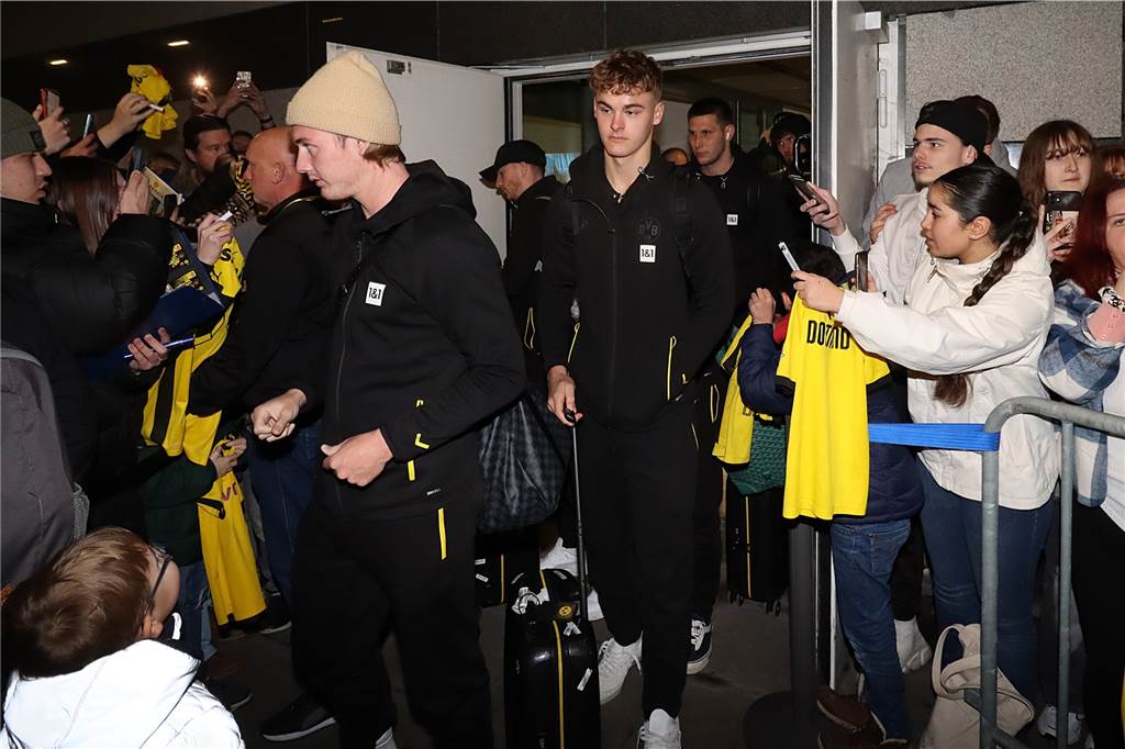 Die Bilder der BVB-Rückkehr aus Spanien.