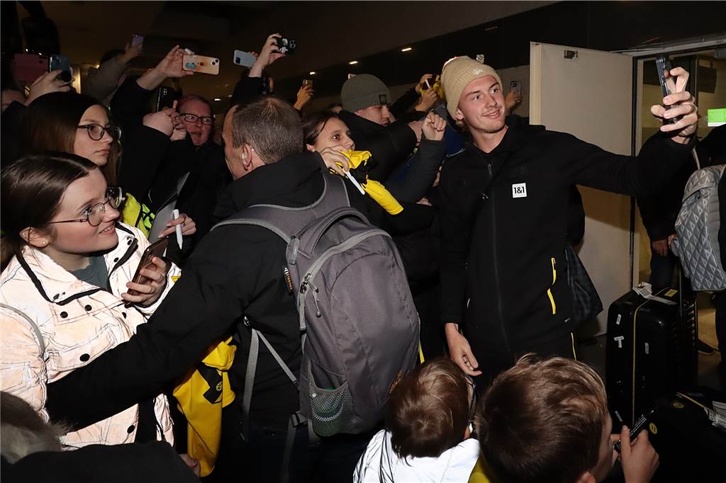 Die Bilder der BVB-Rückkehr aus Spanien.